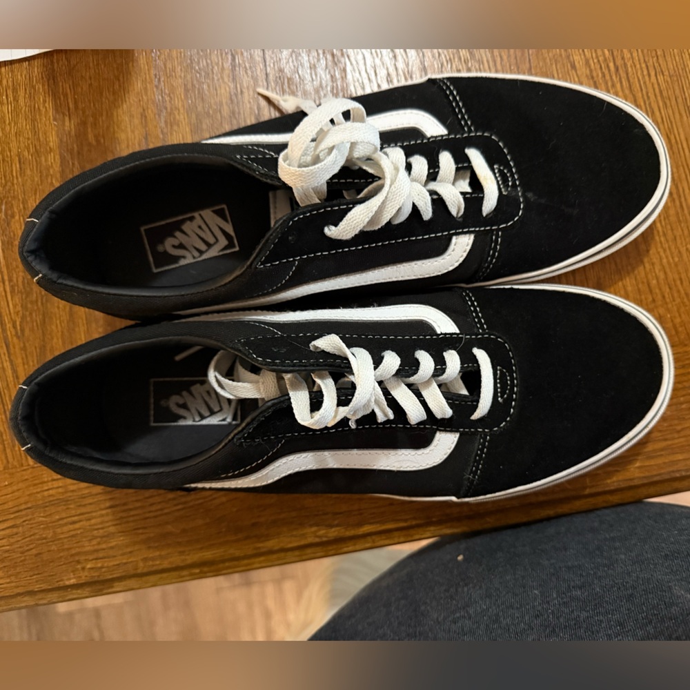Vans Men's Classic Black and White Sneakers